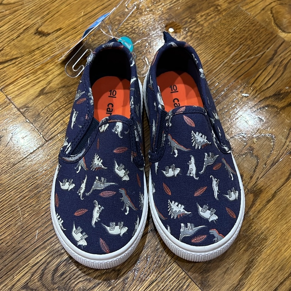 Carter’s brand new Dinosaur casual sneaker size 10M - Picture 2 of 6